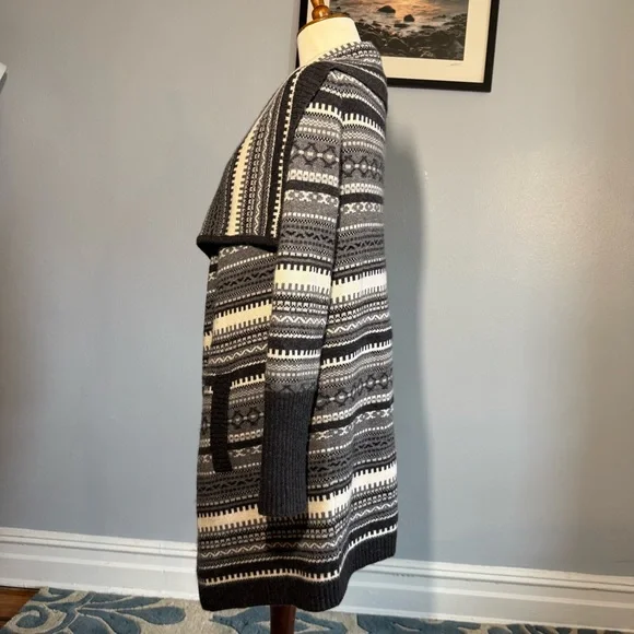 Neiman Marcus Cashmere Cardigan - Picture 3 of 6